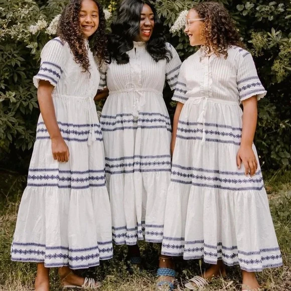 Ivy City Co White Dress with Navy Accents - Picture 2 of 11